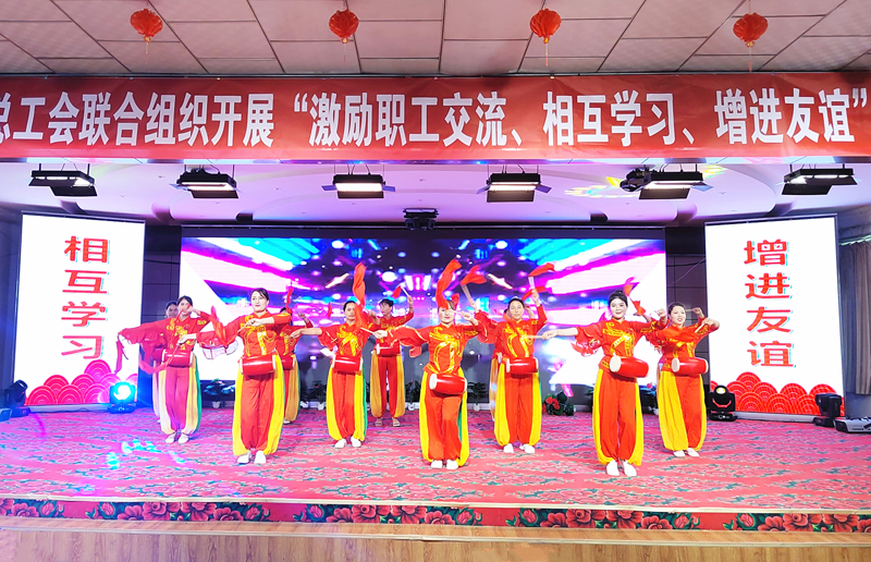 英吉沙縣總工會聯(lián)合第三師東風農(nóng)場東風鎮(zhèn)總工會、英吉沙公司舉辦民族團結主題活動1